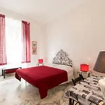 Simon\'S Place