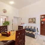 Simon\'S Place